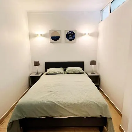 With Bbq And Pool In Vilamoura *