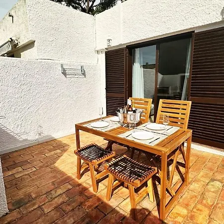 With Bbq And Pool In Vilamoura Casa de Férias Quarteira