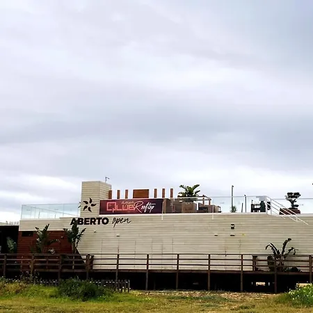 With Bbq And Pool In Vilamoura *