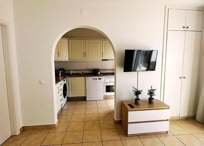 With Bbq And Pool In Vilamoura *