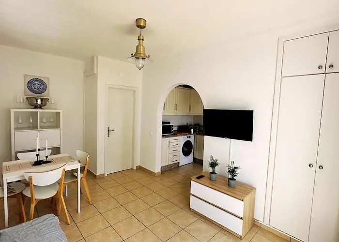 With Bbq And Pool In Vilamoura *