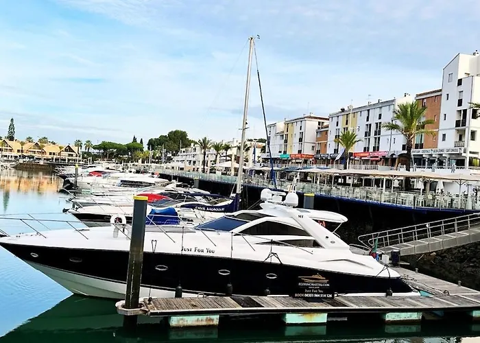 With Bbq And Pool In Vilamoura