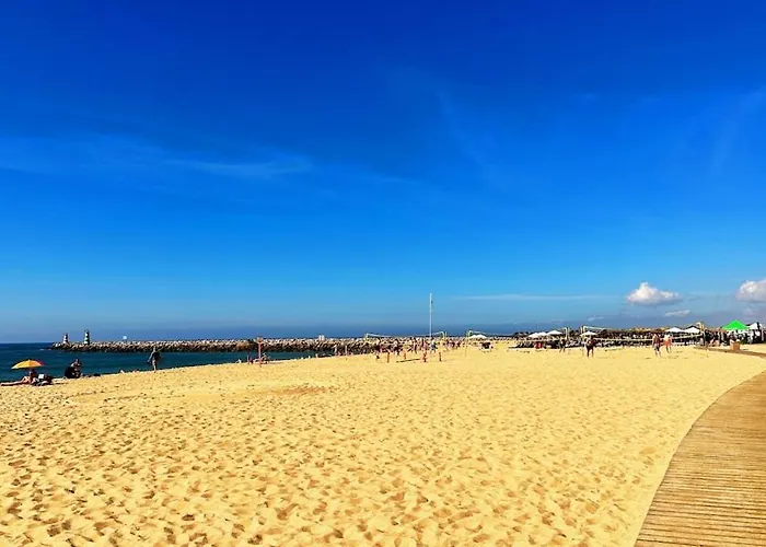 With Bbq And Pool In Vilamoura *