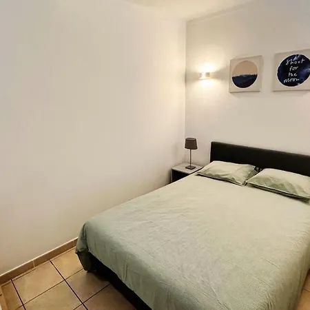 With Bbq And Pool In Vilamoura