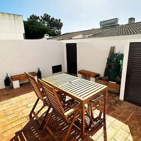 Дом отдыха With Bbq And Pool In Vilamoura