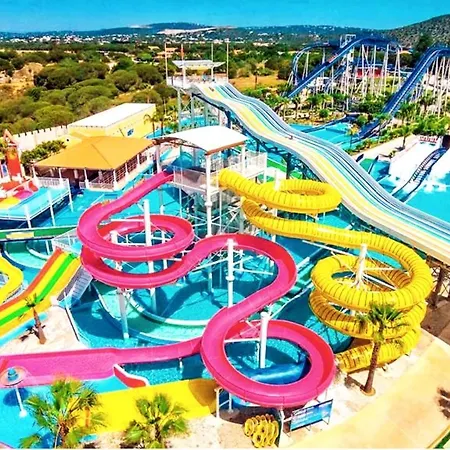 With Bbq And Pool In Vilamoura *