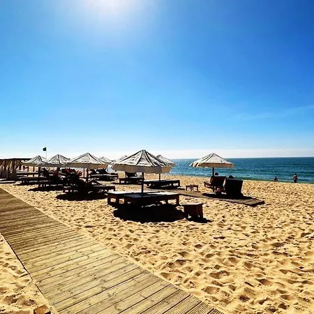 With Bbq And Pool In Vilamoura Дом отдыха Картейра